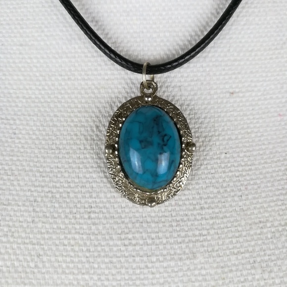 Faux turquoise necklace - Picture 3 of 3